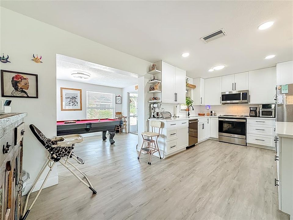 待售: $429,900 (2 贝兹, 2 浴室, 1278 平方英尺)