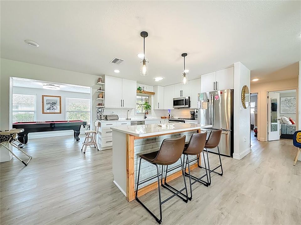 待售: $429,900 (2 贝兹, 2 浴室, 1278 平方英尺)