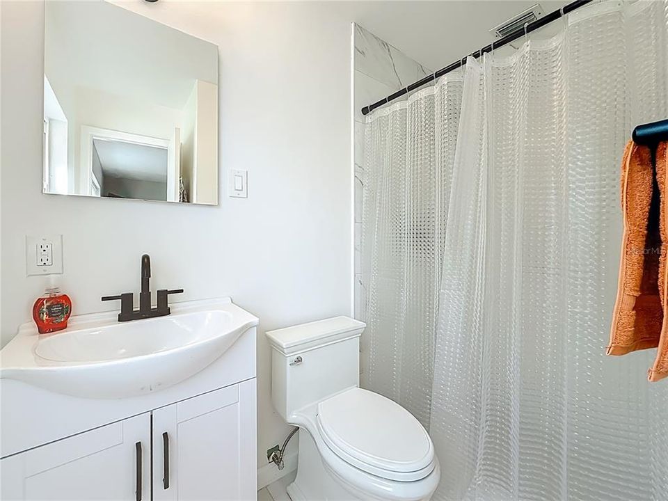 待售: $429,900 (2 贝兹, 2 浴室, 1278 平方英尺)