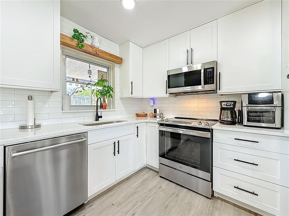 待售: $429,900 (2 贝兹, 2 浴室, 1278 平方英尺)