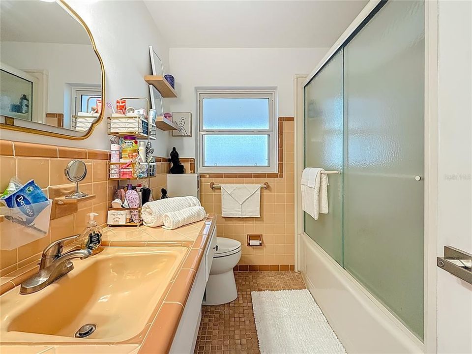 待售: $429,900 (2 贝兹, 2 浴室, 1278 平方英尺)