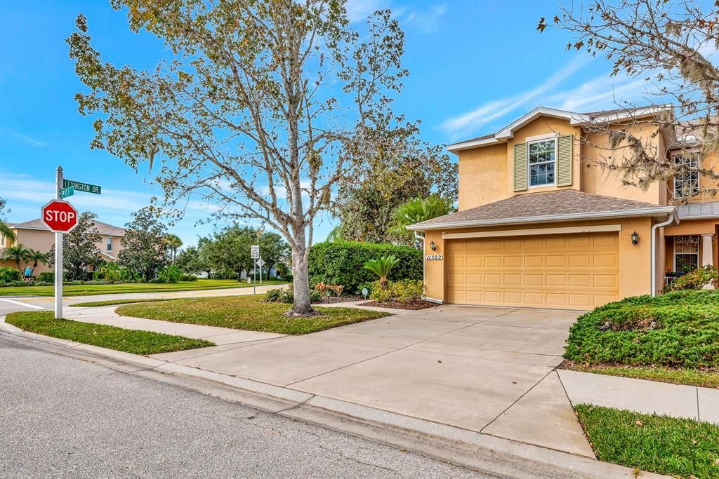 На продажу: $299,000 (3 спален, 2 ванн, 1654 Квадратных фут)