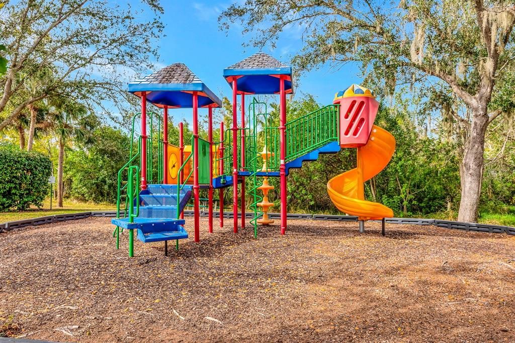 На продажу: $299,000 (3 спален, 2 ванн, 1654 Квадратных фут)