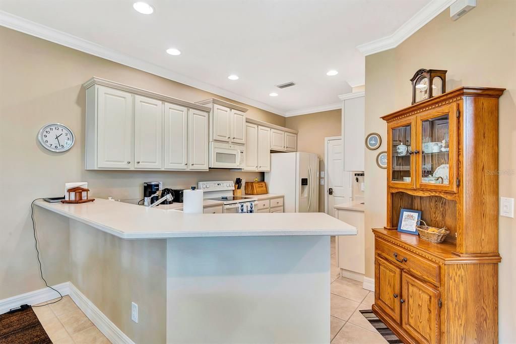 На продажу: $299,000 (3 спален, 2 ванн, 1654 Квадратных фут)