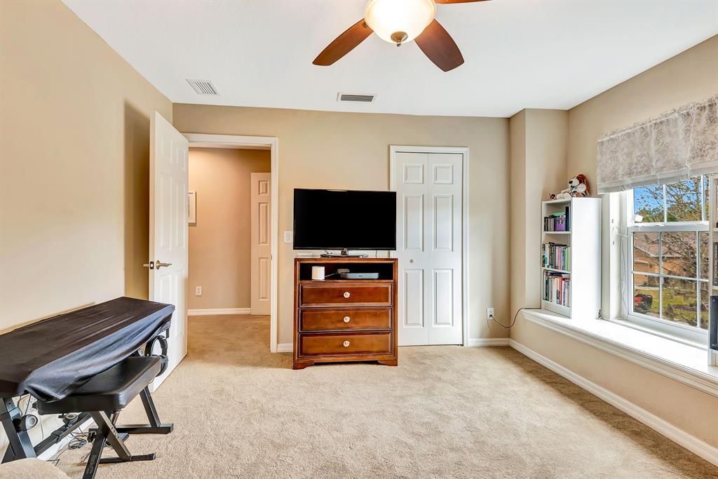 На продажу: $299,000 (3 спален, 2 ванн, 1654 Квадратных фут)