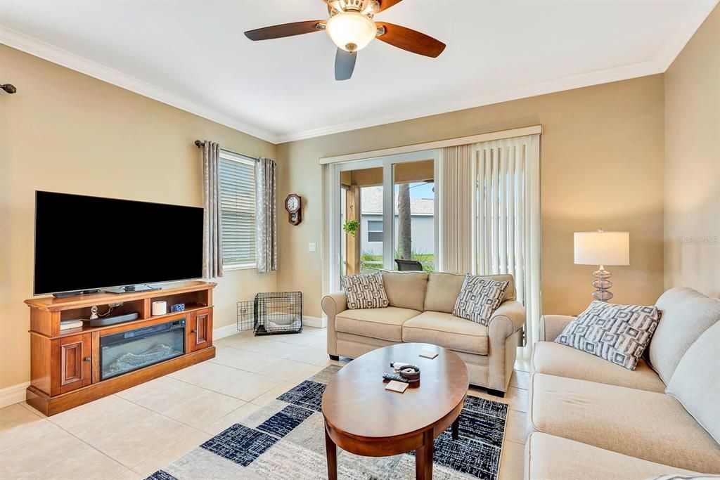 На продажу: $299,000 (3 спален, 2 ванн, 1654 Квадратных фут)