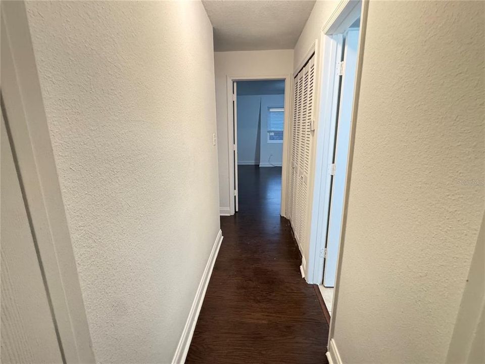 待售: $158,000 (2 贝兹, 1 浴室, 1240 平方英尺)