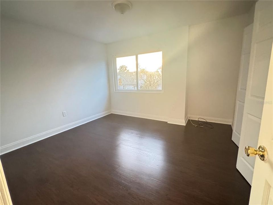 待售: $158,000 (2 贝兹, 1 浴室, 1240 平方英尺)