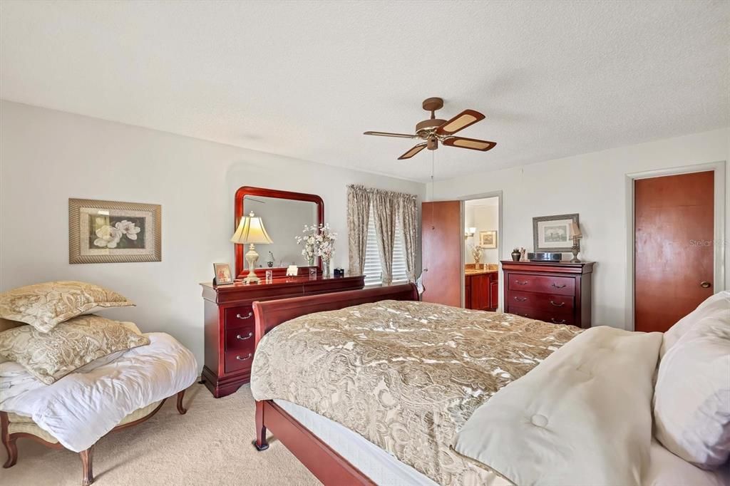 En Venta: $459,900 (3 camas, 2 baños, 1343 Pies cuadrados)