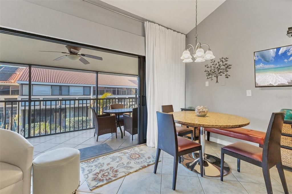 For Sale: $675,000 (2 beds, 2 baths, 756 Square Feet)