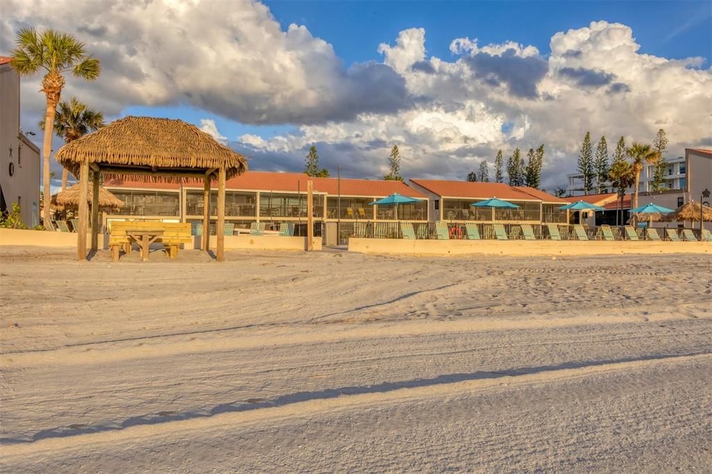 For Sale: $675,000 (2 beds, 2 baths, 756 Square Feet)