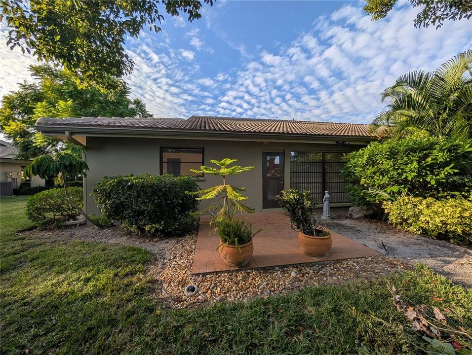 В аренду: $2,050 (2 спален, 2 ванн, 1340 Квадратных фут)