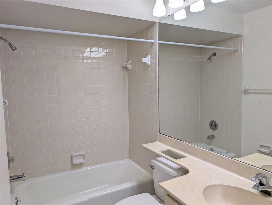 В аренду: $2,050 (2 спален, 2 ванн, 1340 Квадратных фут)