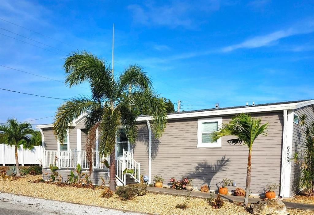 На продажу: $389,000 (3 спален, 2 ванн, 1432 Квадратных фут)