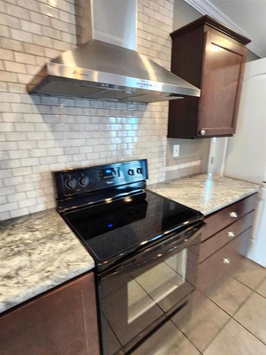 На продажу: $389,000 (3 спален, 2 ванн, 1432 Квадратных фут)