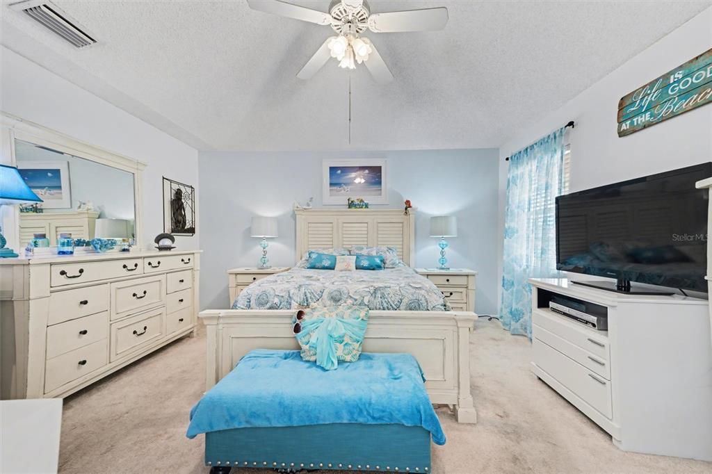 For Sale: $259,000 (3 beds, 2 baths, 1332 Square Feet)