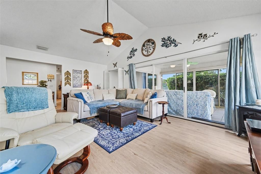 For Sale: $259,000 (3 beds, 2 baths, 1332 Square Feet)