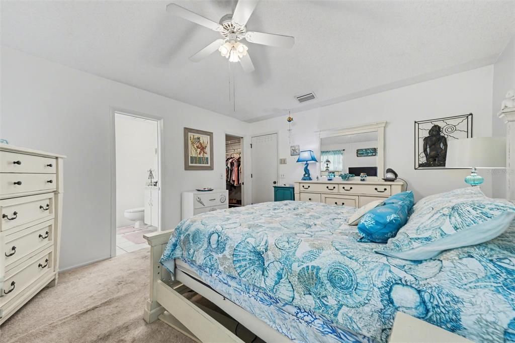 For Sale: $259,000 (3 beds, 2 baths, 1332 Square Feet)