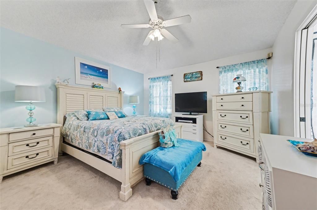 For Sale: $259,000 (3 beds, 2 baths, 1332 Square Feet)