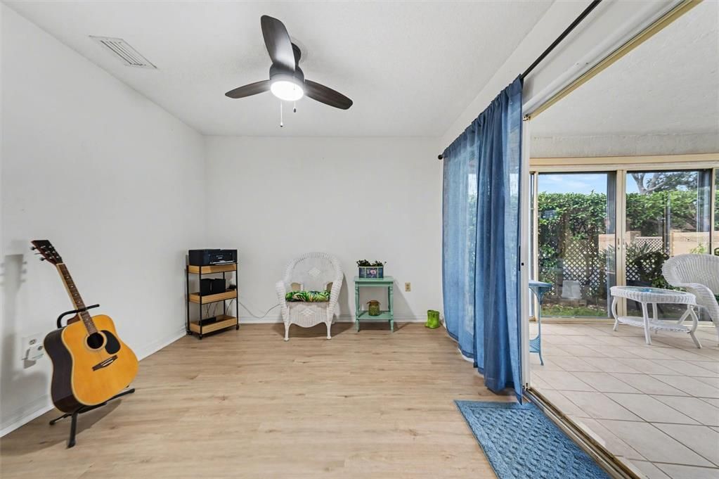 For Sale: $259,000 (3 beds, 2 baths, 1332 Square Feet)