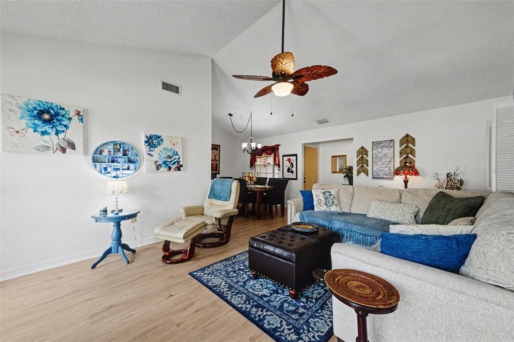 For Sale: $259,000 (3 beds, 2 baths, 1332 Square Feet)