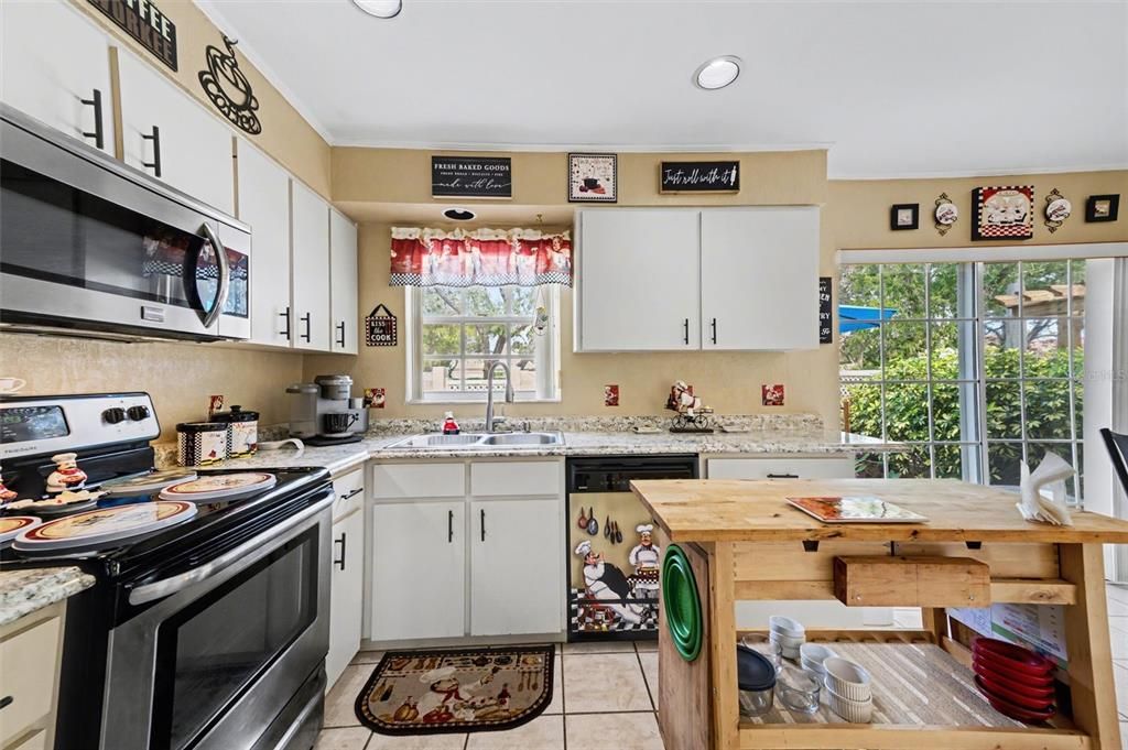 For Sale: $259,000 (3 beds, 2 baths, 1332 Square Feet)