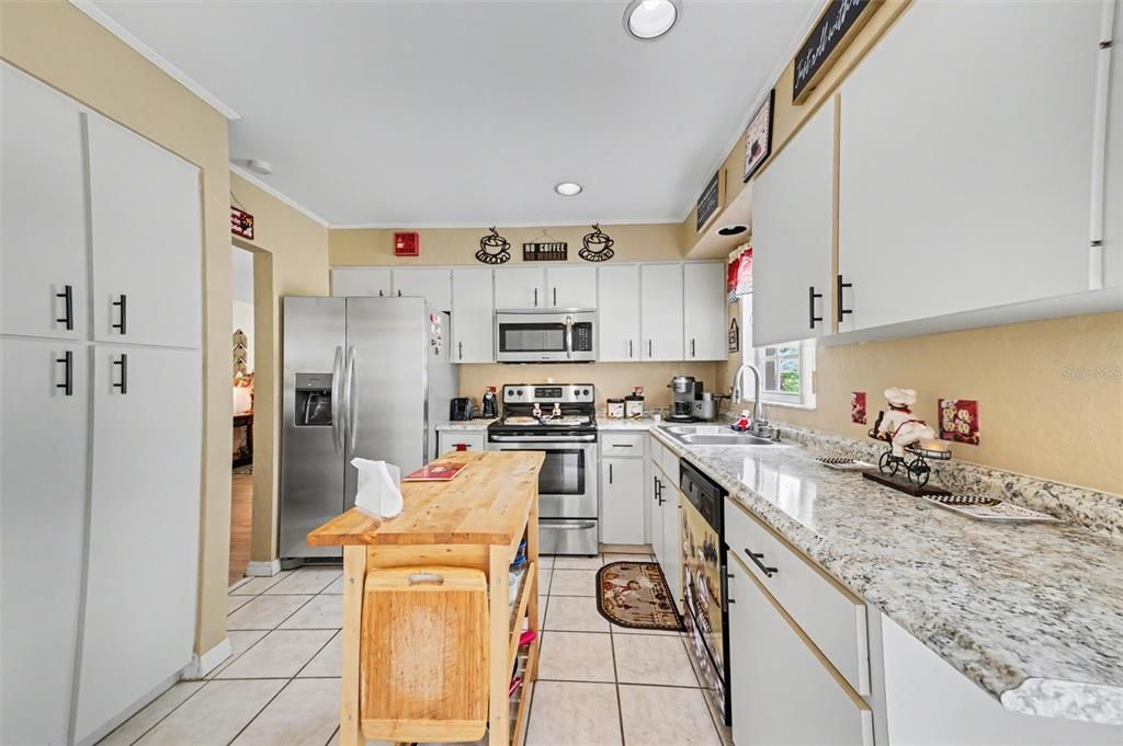 For Sale: $259,000 (3 beds, 2 baths, 1332 Square Feet)