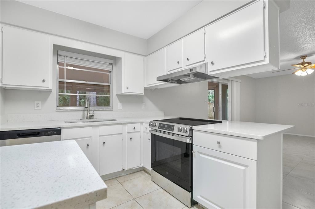 For Sale: $415,000 (3 beds, 2 baths, 1737 Square Feet)