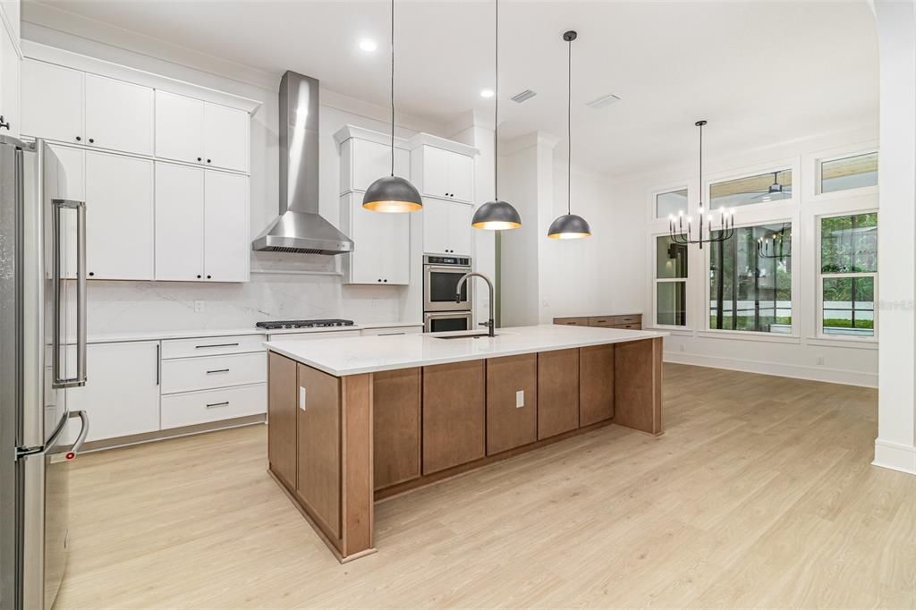 For Sale: $2,480,000 (5 beds, 4 baths, 4013 Square Feet)