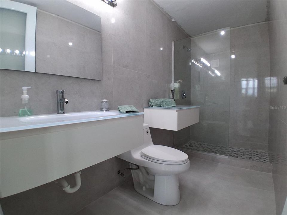 For Rent: $3,250 (3 beds, 2 baths, 1200 Square Feet)