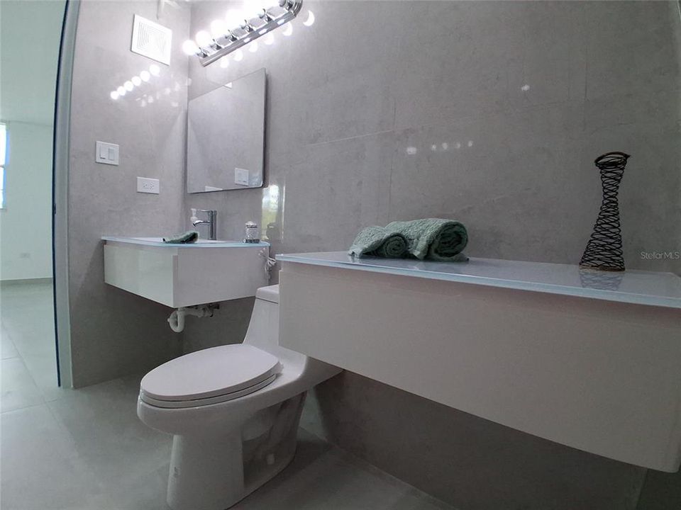 For Rent: $3,250 (3 beds, 2 baths, 1200 Square Feet)