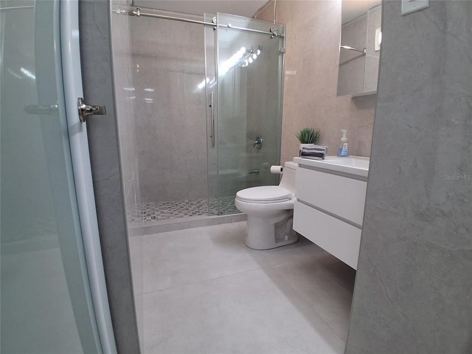 For Rent: $3,250 (3 beds, 2 baths, 1200 Square Feet)