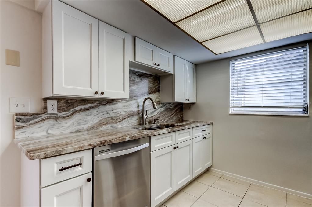 For Sale: $290,000 (3 beds, 2 baths, 1314 Square Feet)