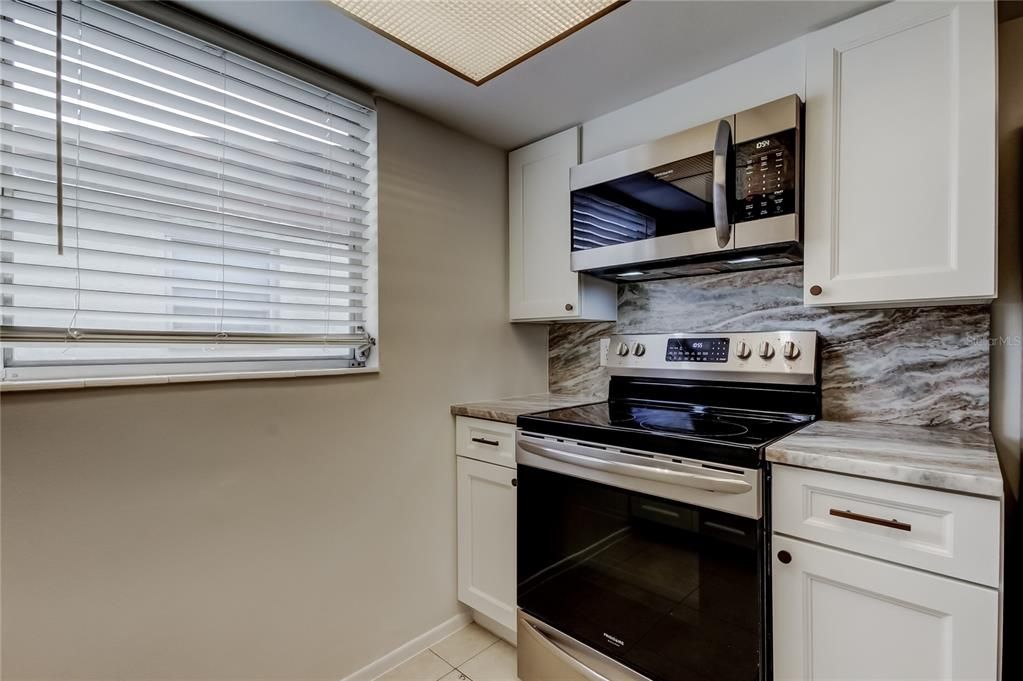 For Sale: $290,000 (3 beds, 2 baths, 1314 Square Feet)