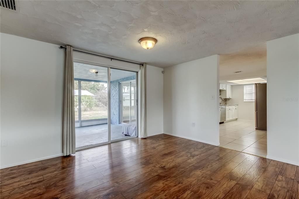 For Sale: $290,000 (3 beds, 2 baths, 1314 Square Feet)