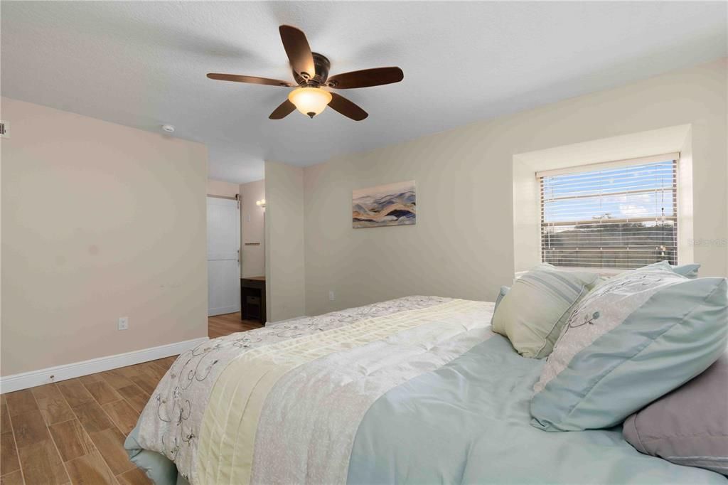 En Venta: $222,500 (2 camas, 2 baños, 1130 Pies cuadrados)