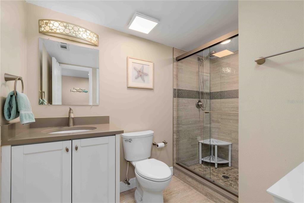 En Venta: $222,500 (2 camas, 2 baños, 1130 Pies cuadrados)