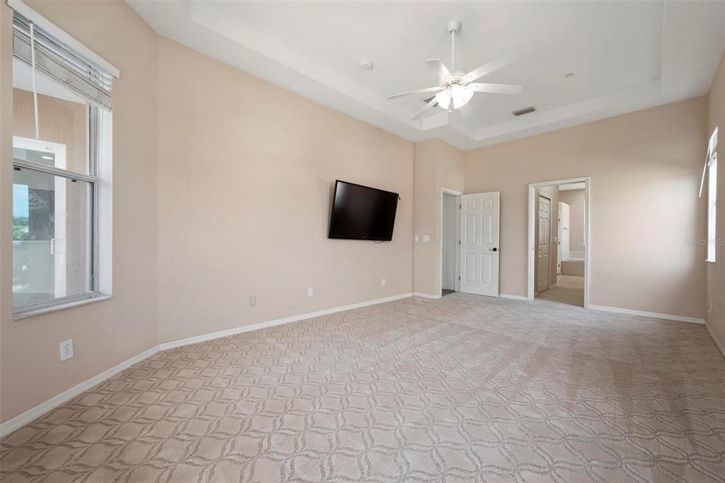 For Rent: $3,700 (4 beds, 3 baths, 2525 Square Feet)