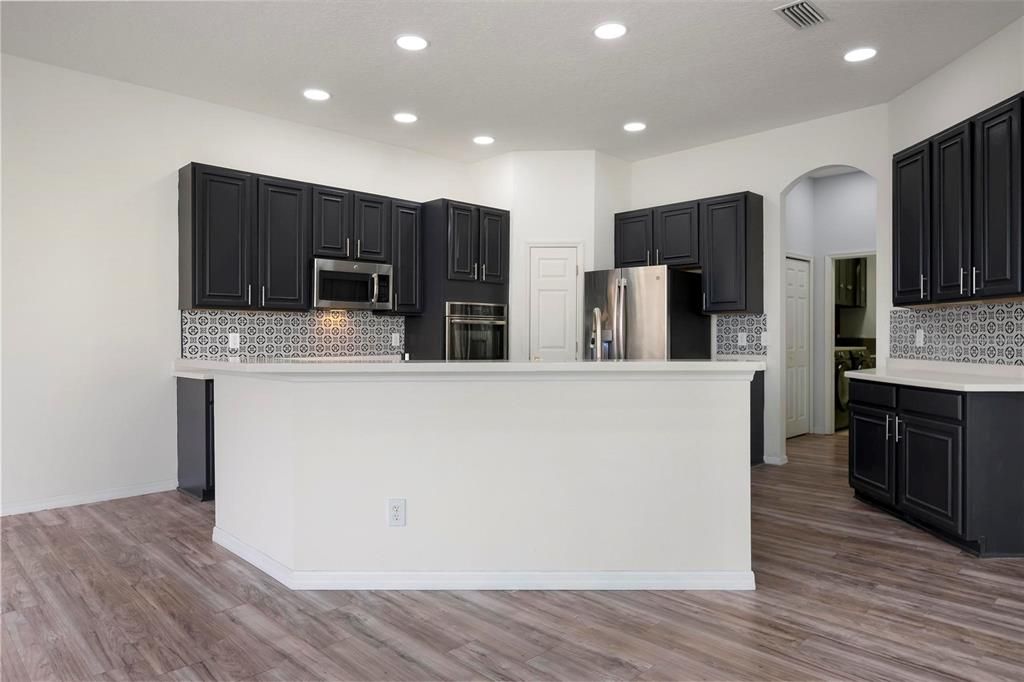 For Rent: $3,700 (4 beds, 3 baths, 2525 Square Feet)