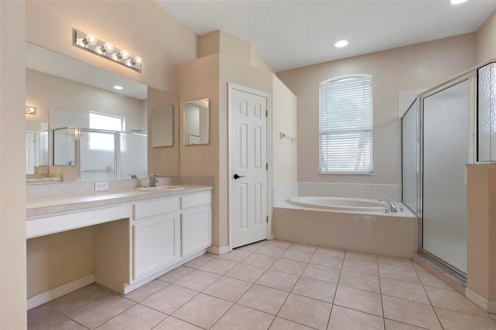 For Rent: $3,700 (4 beds, 3 baths, 2525 Square Feet)