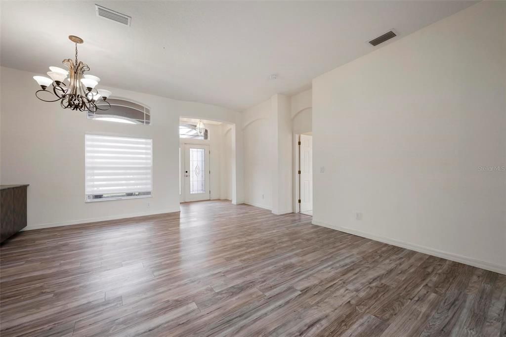 For Rent: $3,700 (4 beds, 3 baths, 2525 Square Feet)