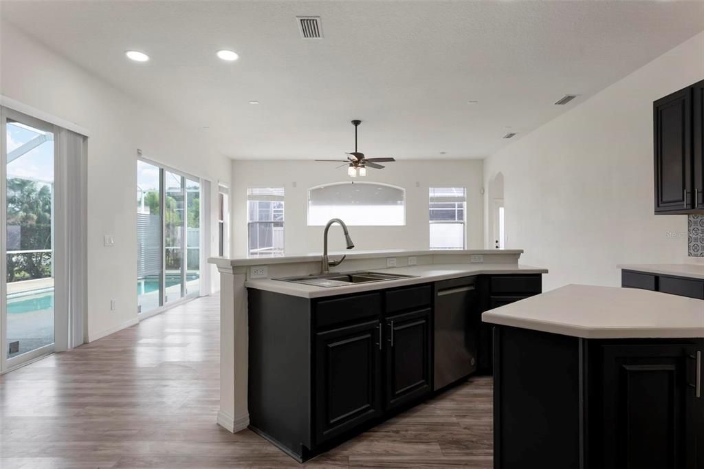 For Rent: $3,700 (4 beds, 3 baths, 2525 Square Feet)