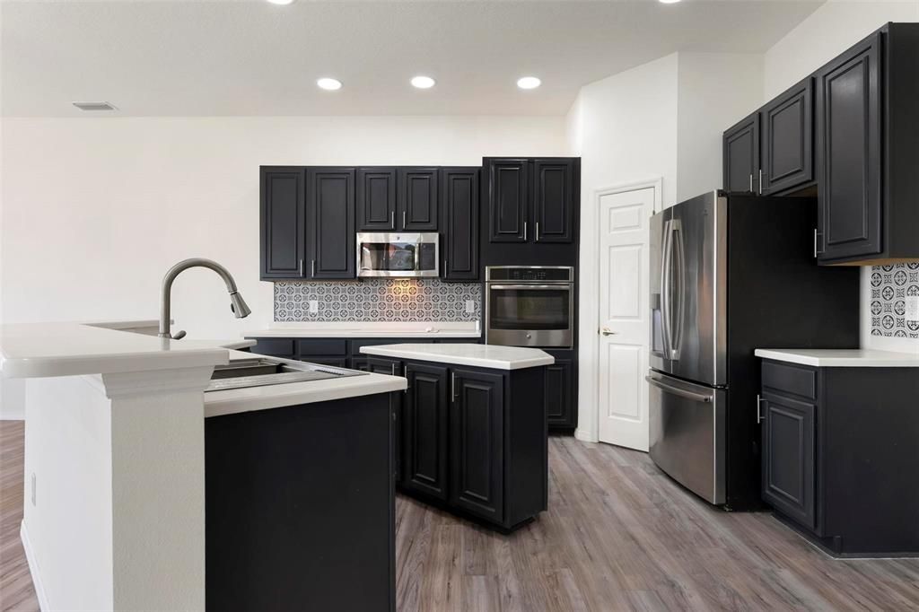 For Rent: $3,700 (4 beds, 3 baths, 2525 Square Feet)