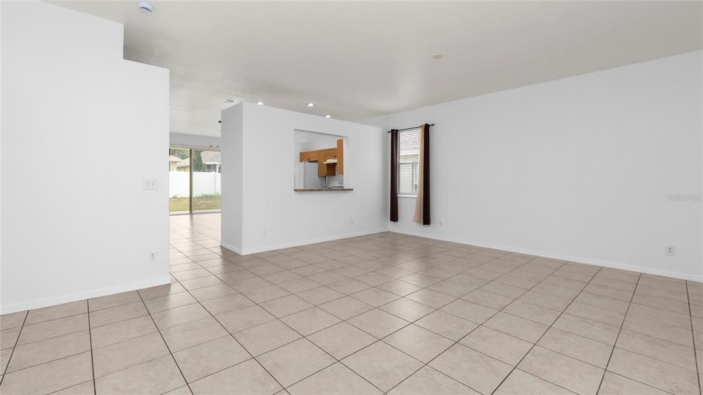 For Sale: $360,000 (4 beds, 2 baths, 1724 Square Feet)