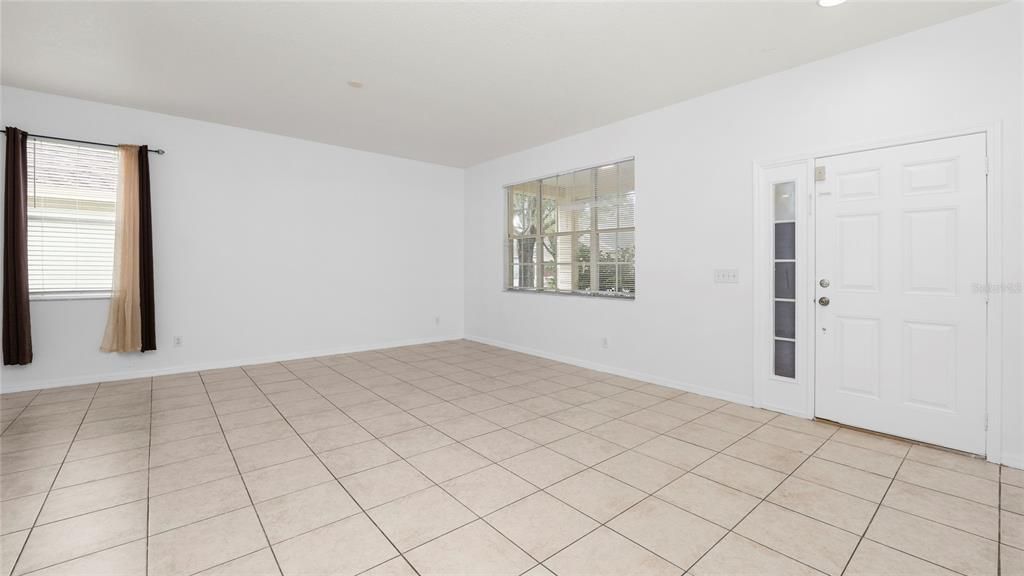 For Sale: $360,000 (4 beds, 2 baths, 1724 Square Feet)