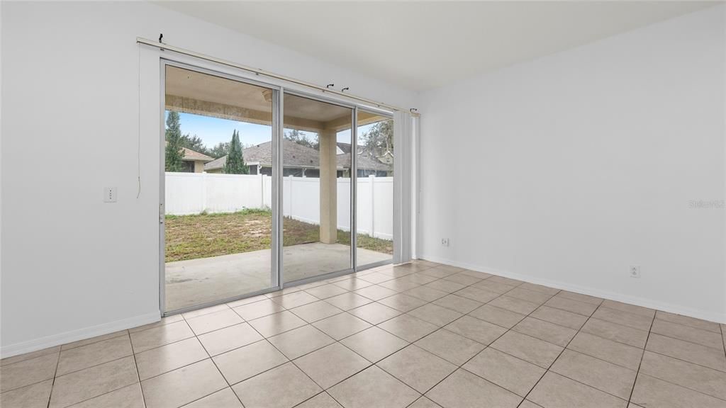 For Sale: $360,000 (4 beds, 2 baths, 1724 Square Feet)