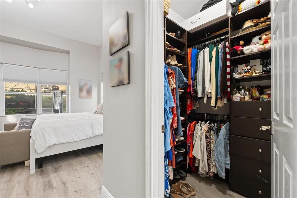 待售: $875,000 (4 贝兹, 3 浴室, 2414 平方英尺)