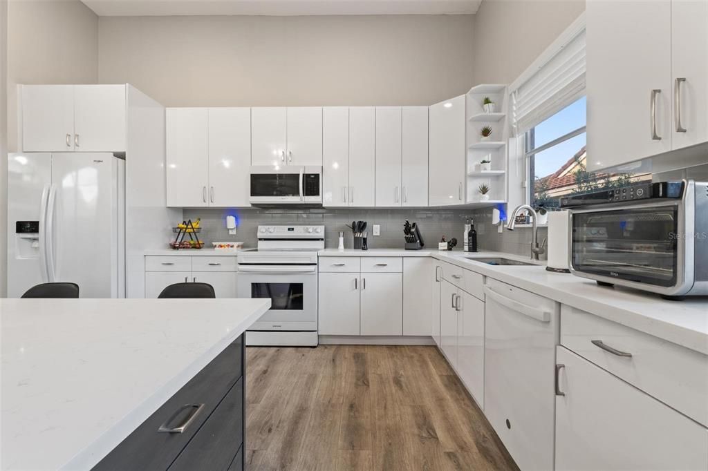 待售: $875,000 (4 贝兹, 3 浴室, 2414 平方英尺)