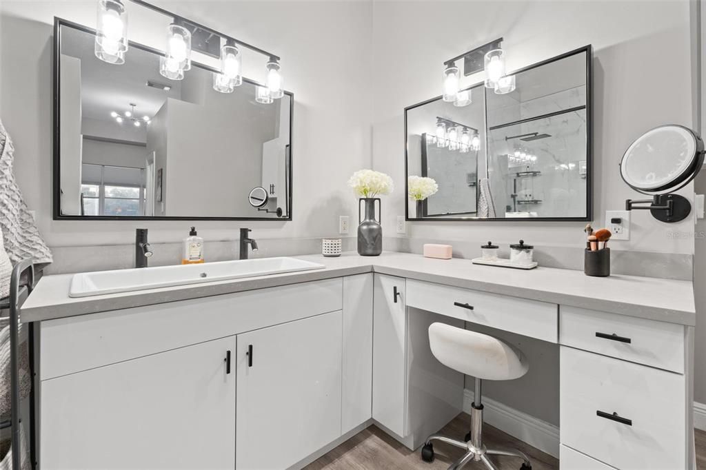 待售: $875,000 (4 贝兹, 3 浴室, 2414 平方英尺)