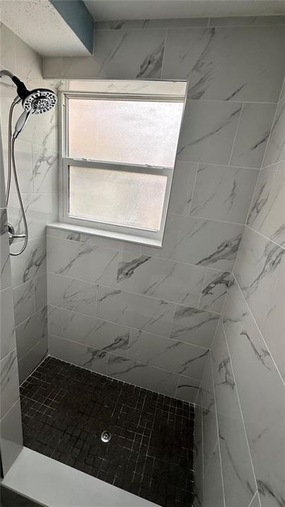 出租: $1,675 (1 贝兹, 1 浴室, 420 平方英尺)